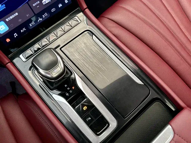 Hongqi H5 — Фото автомобиля 11