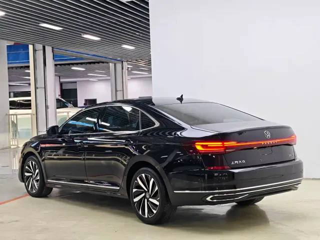 Volkswagen Passat — Фото автомобиля 5