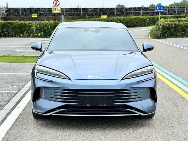 BYD Seal 07 DM-i — Фото автомобиля 2