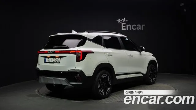 Kia Seltos Бензин 1.6 турбо 2WD — Фото автомобиля 2