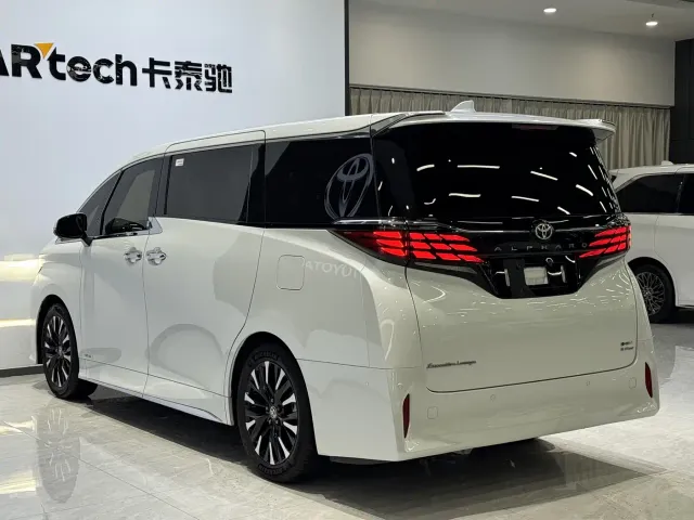 Toyota Alphard — Фото автомобиля 6