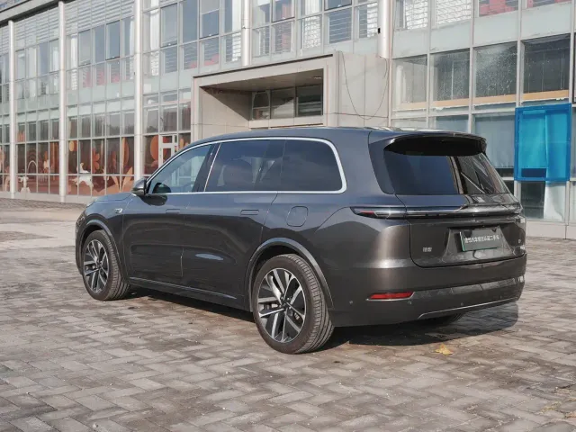 Li Auto L9 — Фото автомобиля 7