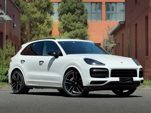 Porsche Cayenne — Фото автомобиля 3