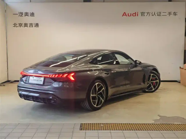 Audi RS e-tron GT — Фото автомобиля 5