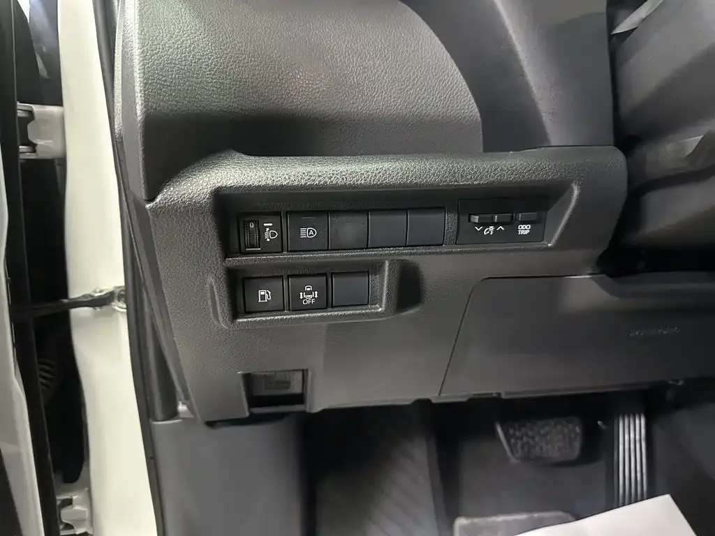 Toyota Toyota Sienna 2026 2.5L Hybrid AWD Luxury Edition — Фото автомобиля 2