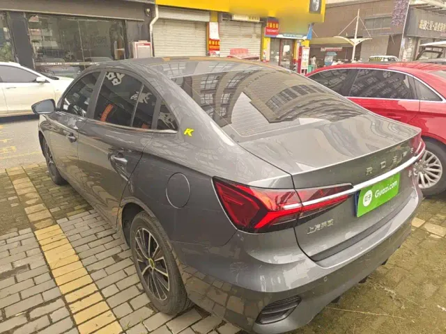 Roewe i5 — Фото автомобиля 4