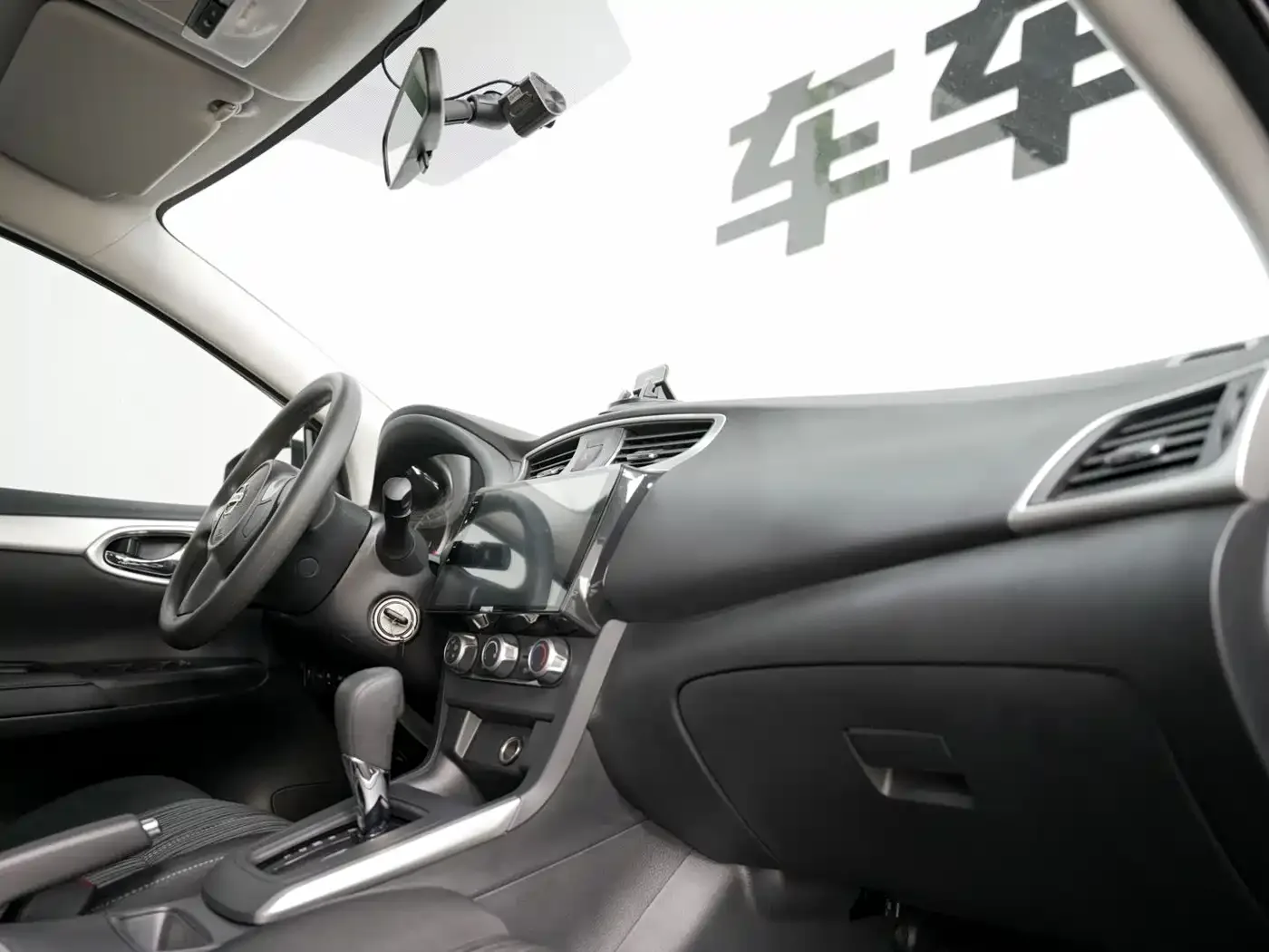 Nissan Sylphy 2024 Facelift III Classic 1.6XE CVT Comfort Edition — Фото автомобиля 13