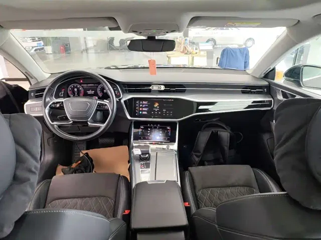 Audi A7L — Фото автомобиля 9