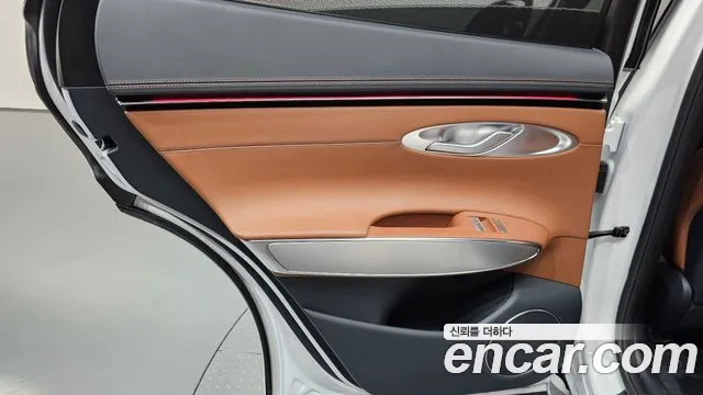 Genesis GV70 2.5T Бензин 2WD — Фото автомобиля 20