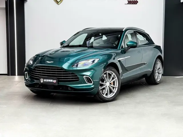 Фотография автомобиля — Aston Martin DBX