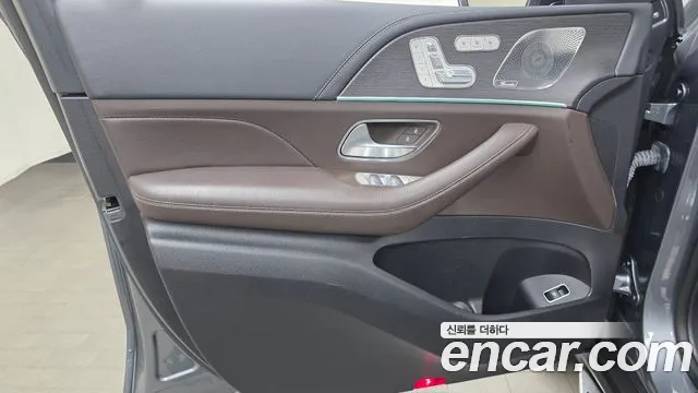 Mercedes-Benz GLS-Class — Фото автомобиля 21
