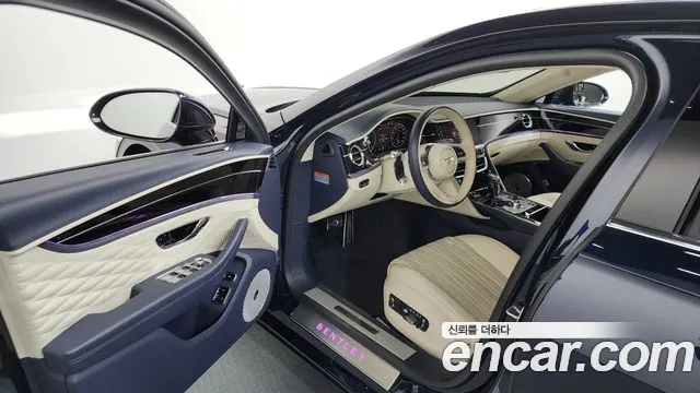 Bentley Flying Spur — Фото автомобиля 10