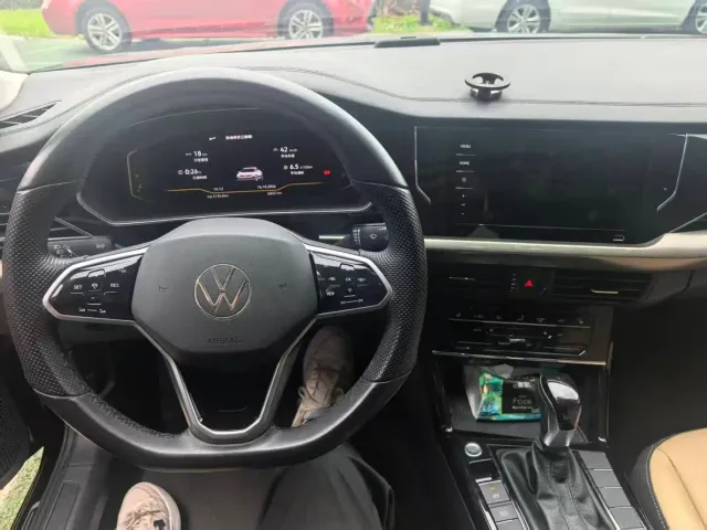 Volkswagen Passat — Фото автомобиля 7