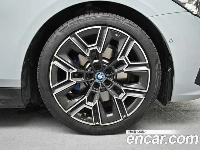 BMW 5 Series G60 — Фото автомобиля 17