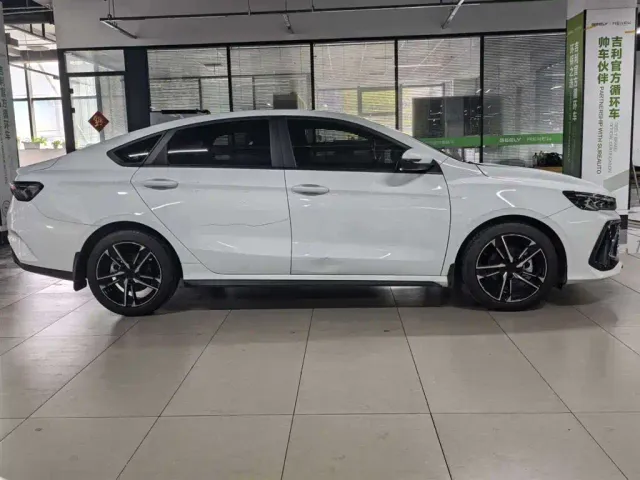 Geely Binrui — Фото автомобиля 4