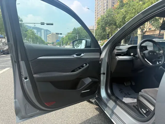 Geely Xingrui — Фото автомобиля 9