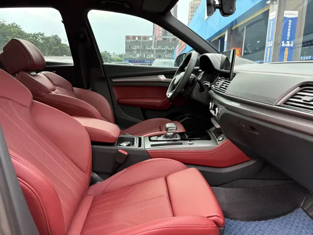 Audi Q5L — Фото автомобиля 12