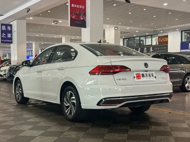 Volkswagen Bora — Фото автомобиля 4