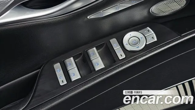 Genesis G80 Electrified G80 (RG3) — Фото автомобиля 25