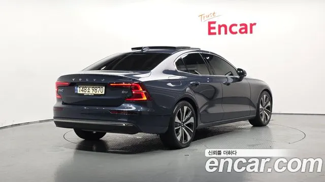 Вольво S60 S60 третьего поколения B5 Ultimate Bright — Фото автомобиля 2