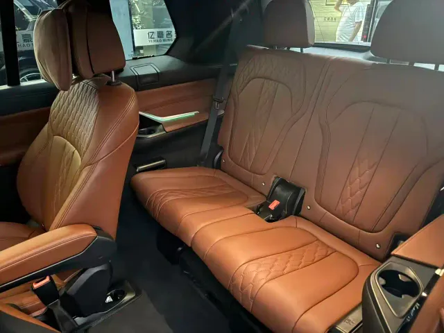 BMW X7 — Фото автомобиля 7