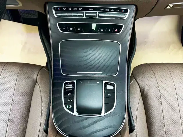 Mercedes-Benz E-Class — Фото автомобиля 14