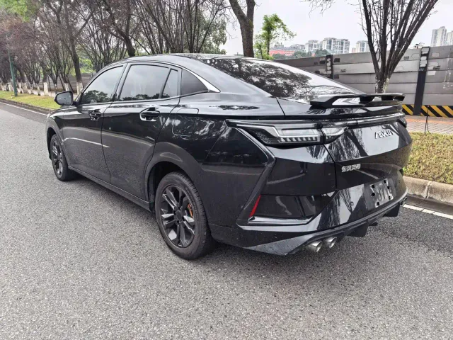 Dongfeng Yixuan — Фото автомобиля 6