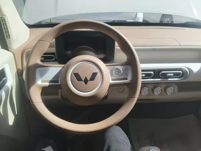 Wuling Hongguang Mini EV — Фото автомобиля 9
