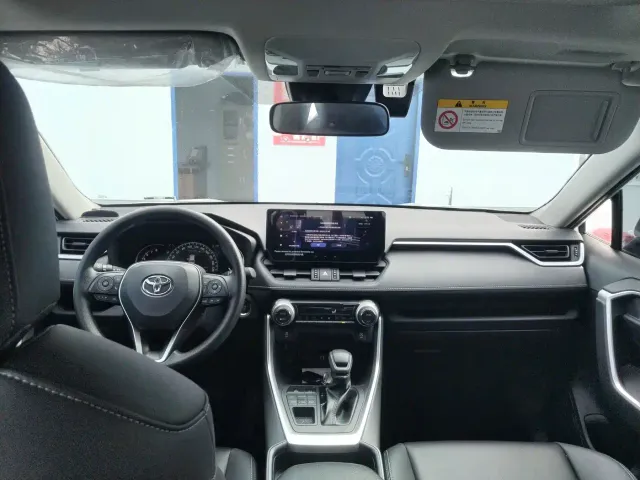 Toyota RAV4 — Фото автомобиля 4