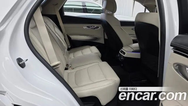 Genesis GV70 — Фото автомобиля 17