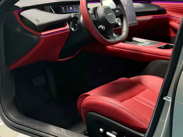 Xiaomi SU7 — Фото автомобиля 11