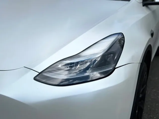 Tesla Model Y — Фото автомобиля 4