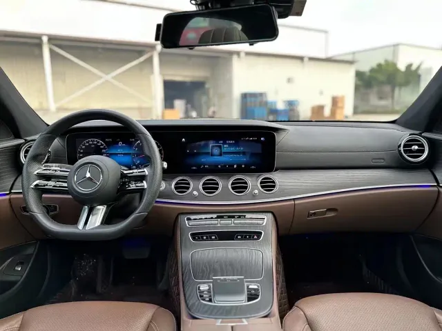 Mercedes-Benz E-Class — Фото автомобиля 9
