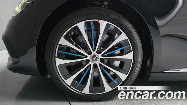 Mercedes-Benz EQE V295 — Фото автомобиля 5