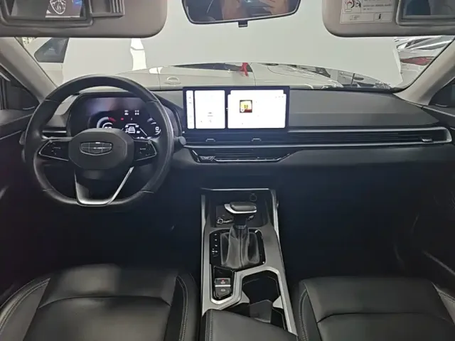 Geely Emgrand — Фото автомобиля 9