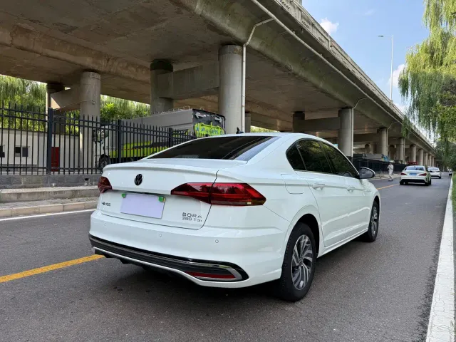 Volkswagen Bora — Фото автомобиля 5