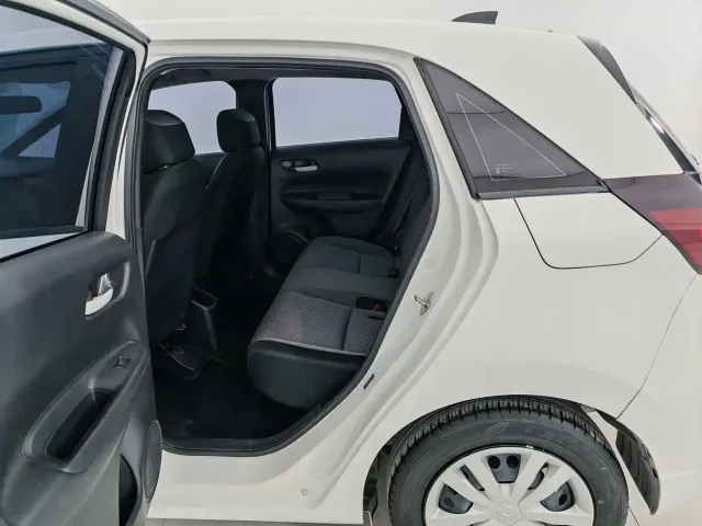 Honda Fit — Фото автомобиля 10