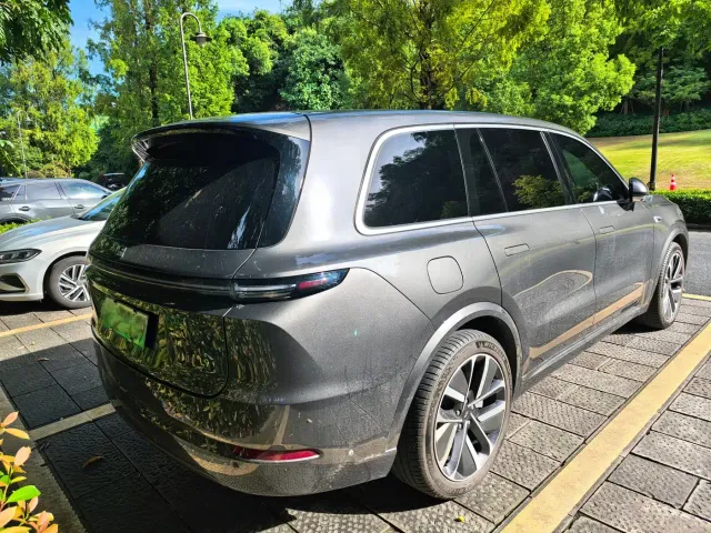 Li Auto L9 — Фото автомобиля 2