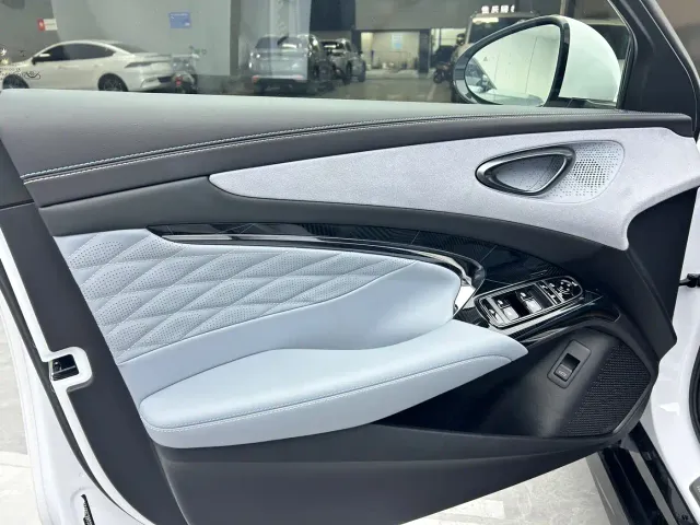 BYD Seal — Фото автомобиля 11