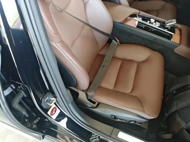 Volvo S90 — Фото автомобиля 24