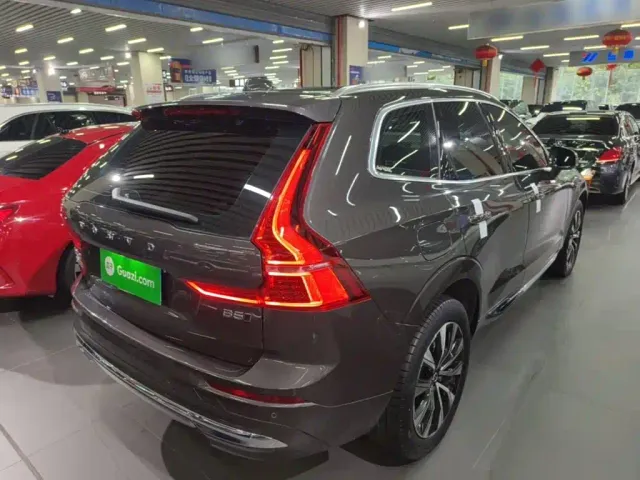 Volvo XC60 — Фото автомобиля 6