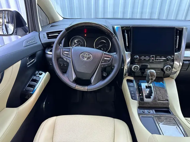 Toyota Vellfire — Фото автомобиля 13