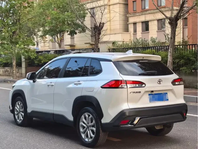 Toyota Frontlander — Фото автомобиля 4