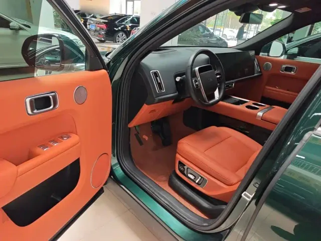 Li Auto L9 — Фото автомобиля 15