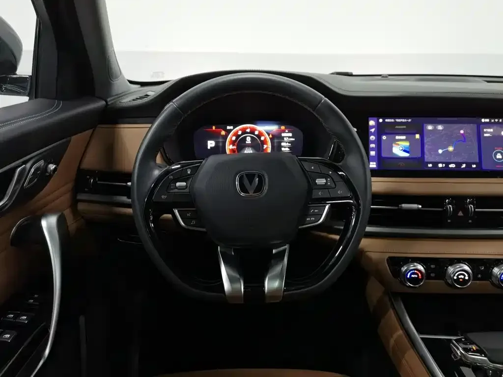 Changan Changan CS95 2023 2.0T 2WD Luxury PLUS — Фото автомобиля 11