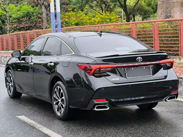 Toyota Avalon — Фото автомобиля 4