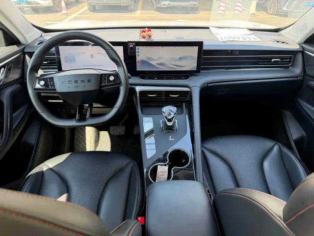 Roewe RX5 — Фото автомобиля 6