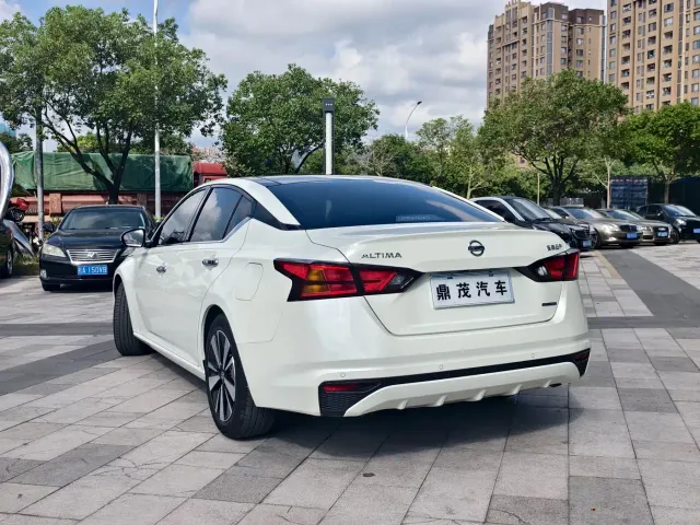 Nissan Teana — Фото автомобиля 5