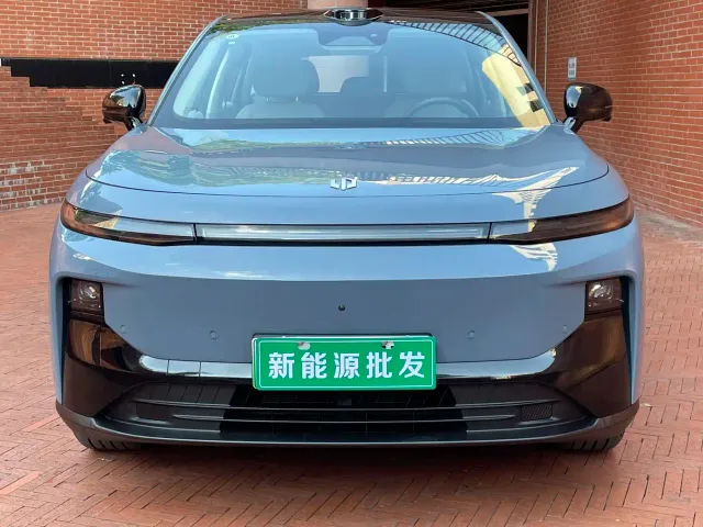 Leapmotor B10 — Фото автомобиля 2