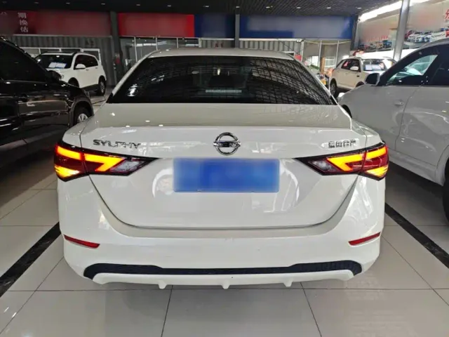 Nissan Sylphy — Фото автомобиля 5